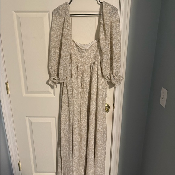 Storia Cream Floral Long Sleeve Dress - Picture 3 of 4